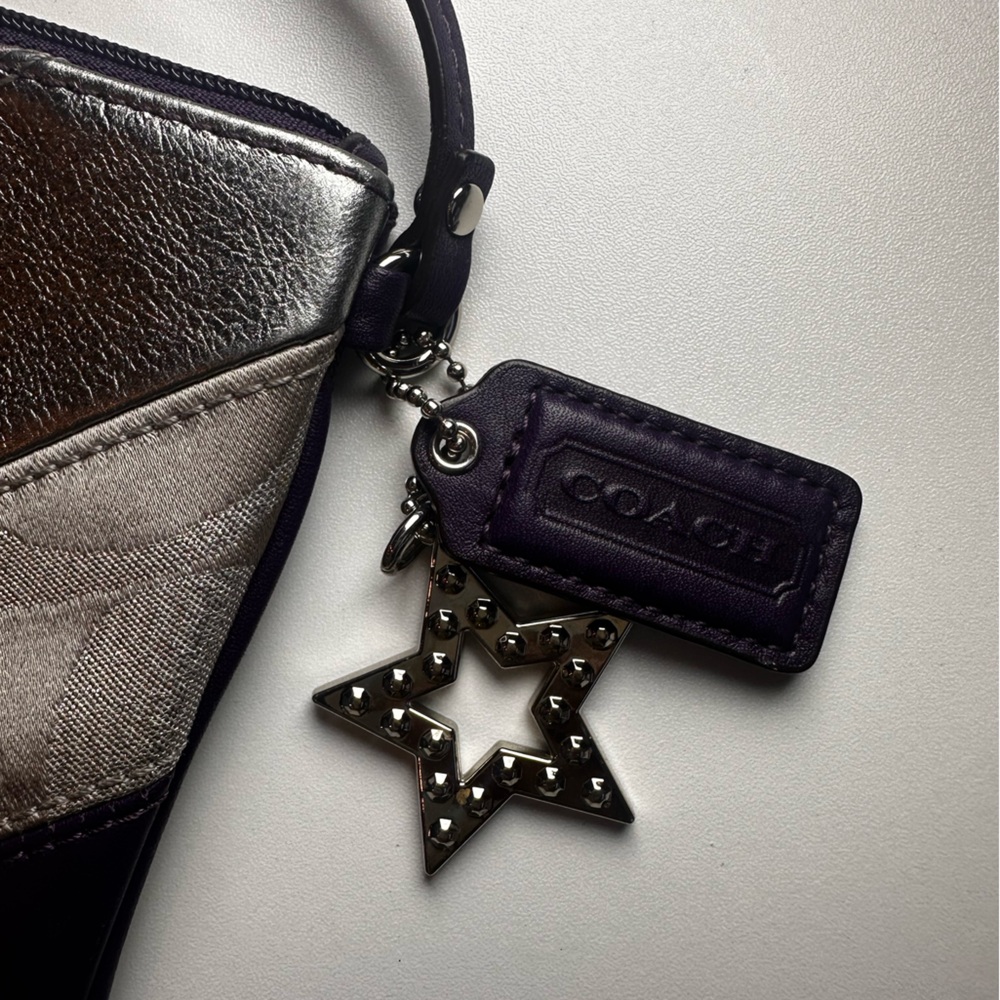 Coach Wristlet - Picture 5 of 9